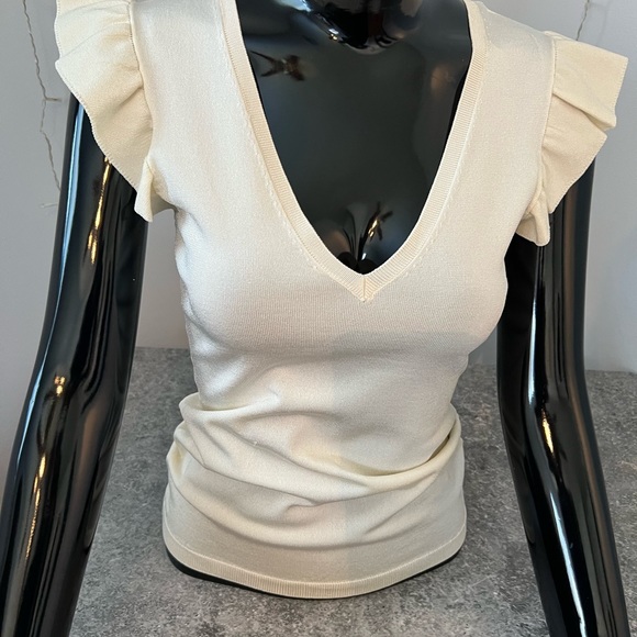 Off-white pullover casual top - Picture 7 of 8